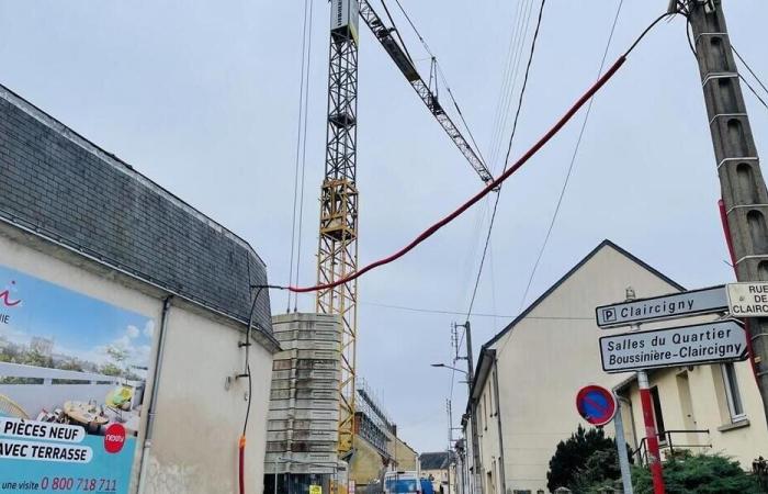 More than 150 homes without electricity after incident with crane