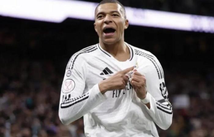 Mbappé, goal with suspense and celebration with a message