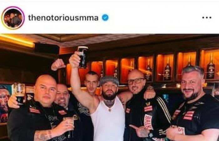 Martial arts fighter Conor McGregor appears with members in good standing of the Hells Angels, including at least one from the Quebec chapter