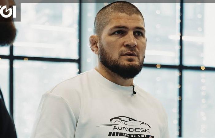 Khabib Nurmagomedov kicked off plane