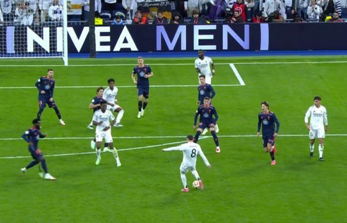 At a standstill, he unleashes a magnificent shot into the top corner: Valverde’s beautiful goal with Real Madrid in the Copa del Rey