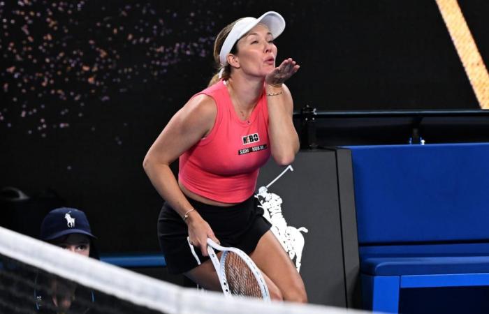 American tennis star Danielle Collins takes on hostile crowd at Australian Open