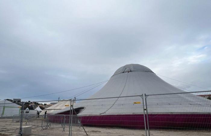 Marseilles. What are these big marquees built on the Prado beaches?