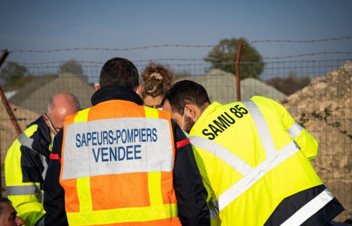 A school bus carrying 24 teenagers had an accident in Vendée