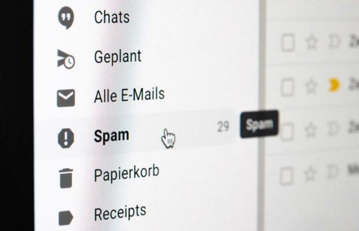 Unemployment email ends up in spam, he is held responsible