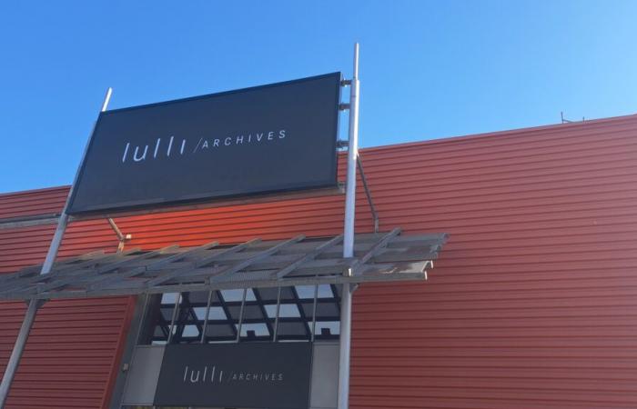 Luxury sales at Lulli archives in Aubagne