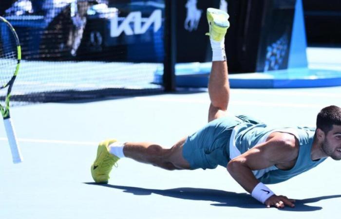 Carlos Alcaraz’s crashed pass at the Australian Open