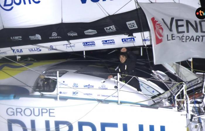 LIVE VIDEO. Experience the ascent of the channel by Sébastien Simon, 3rd in the Vendée Globe behind Dalin and Richomme