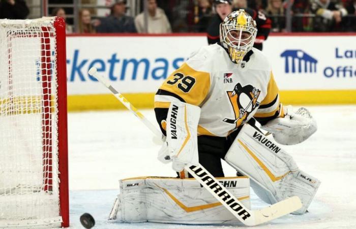 WATCH: the goalie scores and the Penguins come out of their torpor