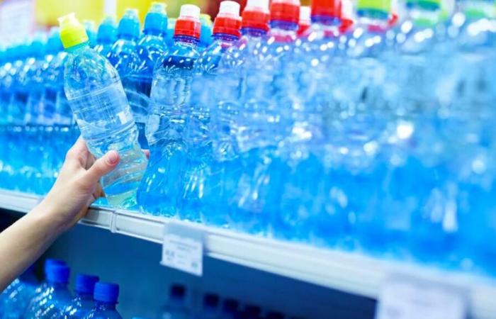 10 bottled waters in France contaminated with microplastics, a new study raises the alarm