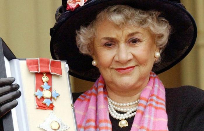 Joan Plowright, Award-Winning Actress and Olivier’s Widow, Dies at 95