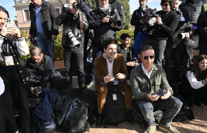 Among the photographers, Timothée Chalamet plays the disruptor in Rome