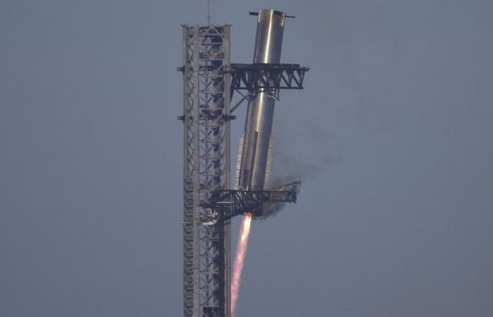 the second stage of the Starship megarocket exploded during a test flight