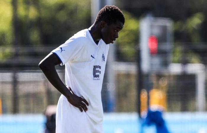 a young man from OM arrives on loan (off)