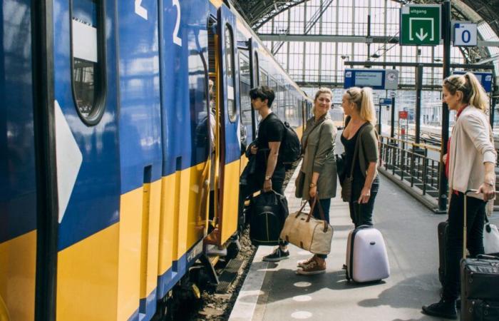 Rick Steves’ Brilliant Luggage Hack Makes Train Travel Across Europe Much Easier