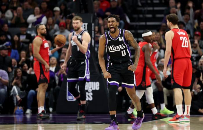 Kings climb back above .500 with 132-127 win over Houston