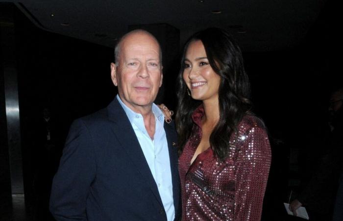 Bruce Willis makes rare appearance to thank rescuers