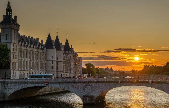 A huge medieval banquet in one of the most beautiful museums in Paris in February