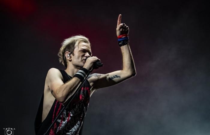 Deryck Whibley and his ex-manager Greig Nori sue each other