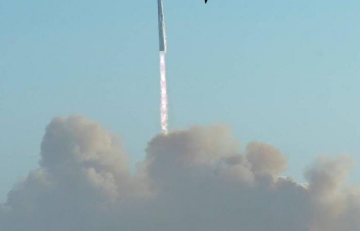 Space X’s Starship rocket nailed to the ground after its second stage exploded in flight on Thursday