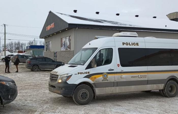 The population of Saint-Anselme awaiting the arrest of a suspect