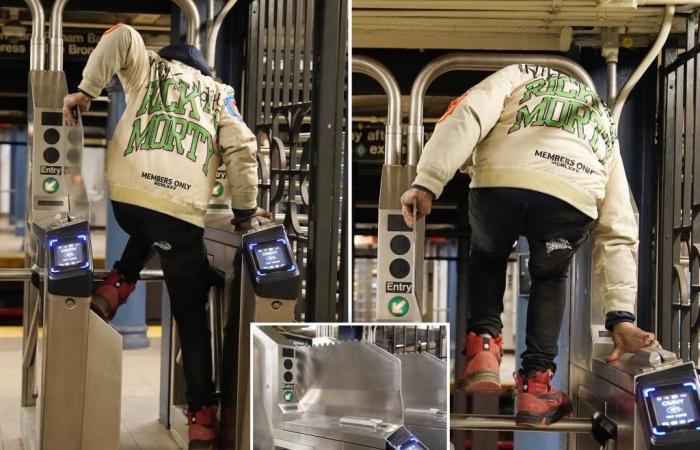 NYC subway straphanger jumps over MTA new turnstile spikes at Manhattan station