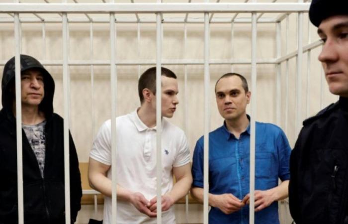 Russia: three Navalny lawyers sentenced to prison for “extremism”: News