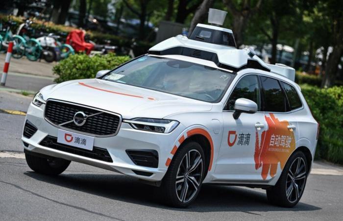 In Wuhan, the taxi no longer has a driver