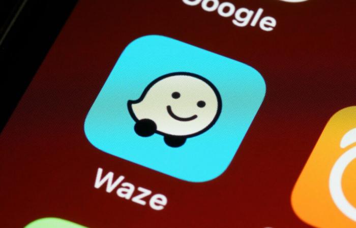 If you use Waze while driving, you risk a hefty fine