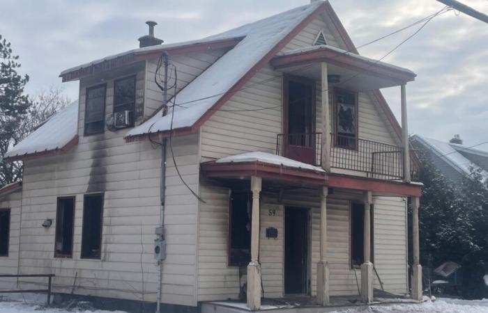 Fire in an uninhabited house in Saint-Jérôme | Flames that raise several questions — CIME 103.9