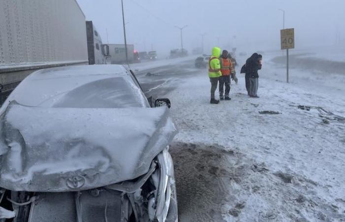 Blizzard causes hundreds of vehicles to crash in southern Manitoba