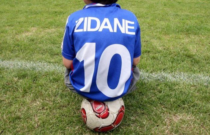 “A tragic loss”… A 4-year-old child dies after a football goal fell on him, three days of mourning declared