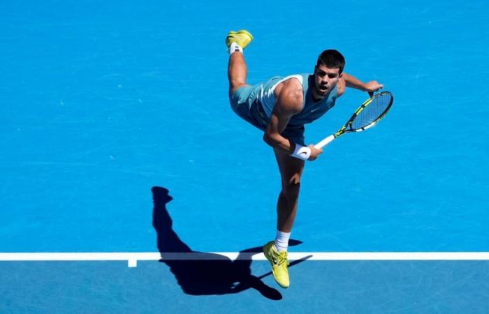 Carlos Alcaraz makes his big debut at the Rod Laver Arena and repeats his presence in the round of 16 in Australia