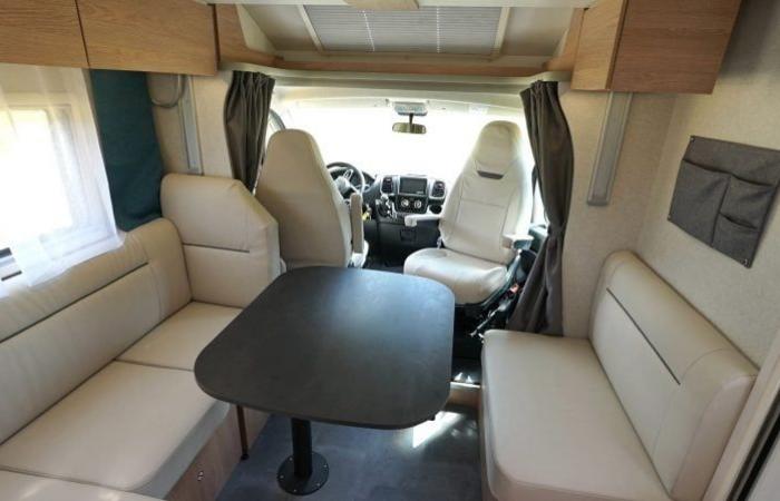 Joa Camp 75 T, the spacious 7.30m profile at a bargain price on Fiat Ducato