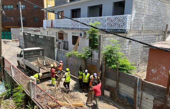 after cyclone Chido the essential cleaning of the island