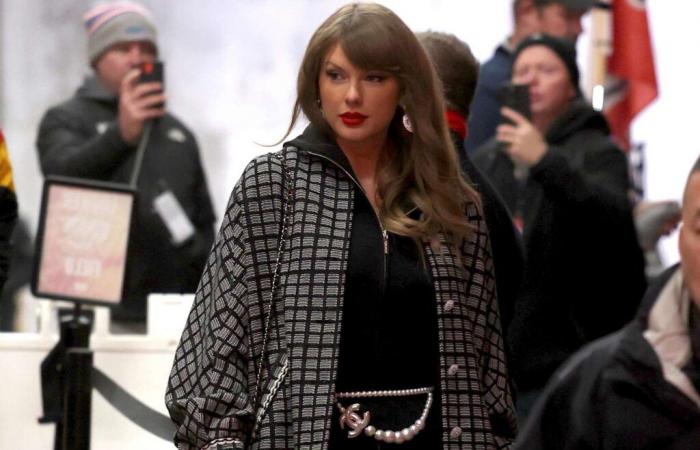 Taylor Swift Rocks $22,650 Chanel Outfit to Cheer Travis Kelce at Chiefs Playoff Game