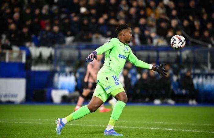 Donovan Léon extends at Auxerre until 2027