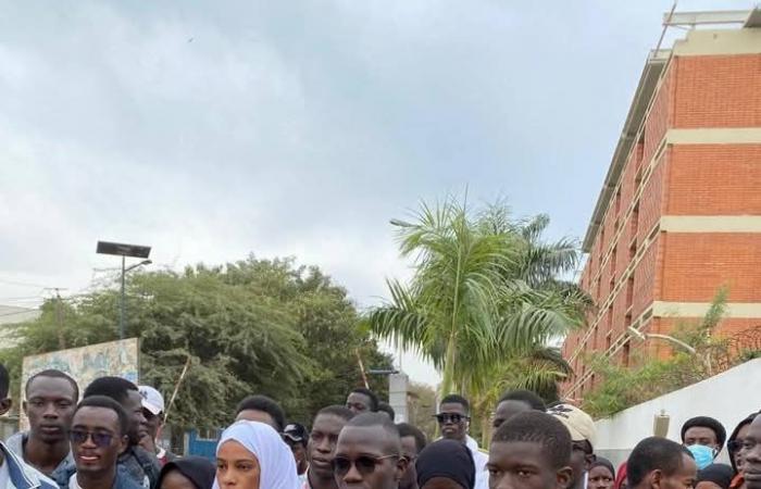 Mbane students challenge local authorities and Minister Yassine Fall