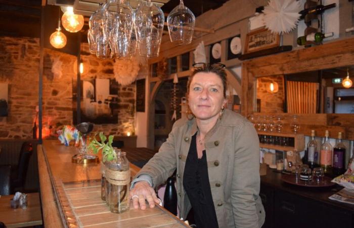 the only restaurant in the town of this commune is for sale