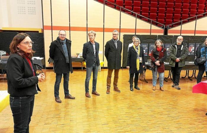 The children's book fair officially launched in the Tronjoly village hall, in Gourin