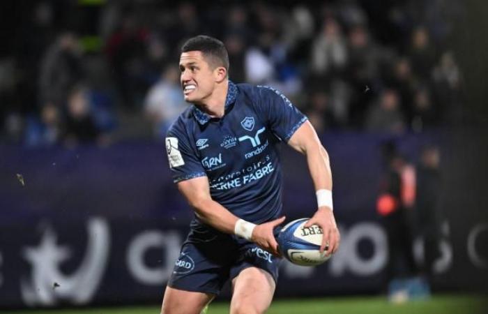 Castres qualified for the knockout stages of the Champions Cup before their match against Saracens