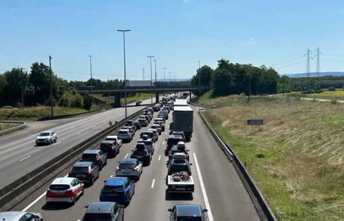 an accident on the A6, traffic flows again