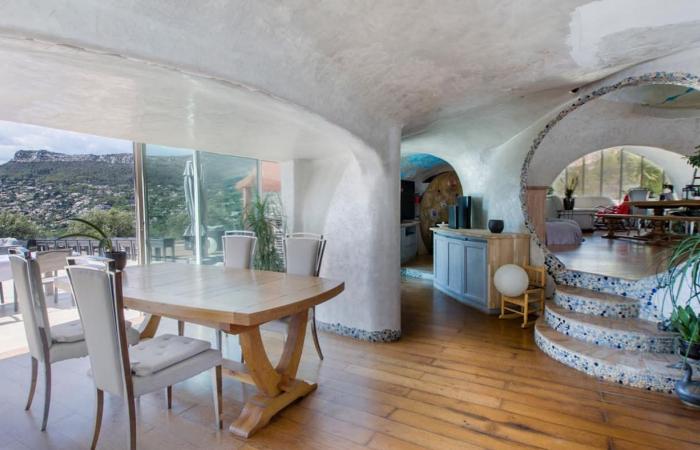 a bubble house on sale for 3.4 million euros