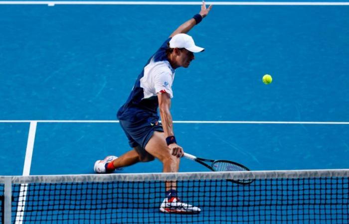 De Minaur admits he felt pressure playing at home for first time