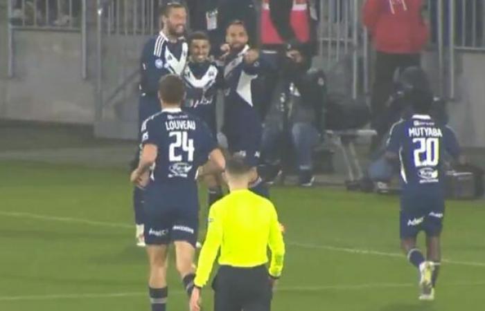 [J16] The video summary of the meeting between the Girondins de Bordeaux and Vendée Poiré Football