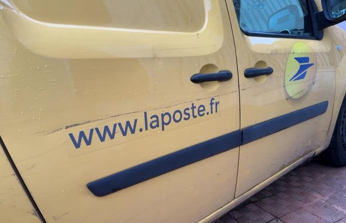 local residents complain about mail not delivered by La Poste