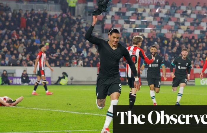 Darwin Núñez’s injury-time double at Brentford keeps Liverpool on title track | Premier League