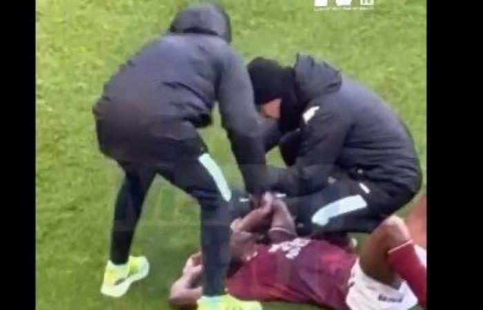 Idrissa Guèye broke two teeth during the duel on his goal