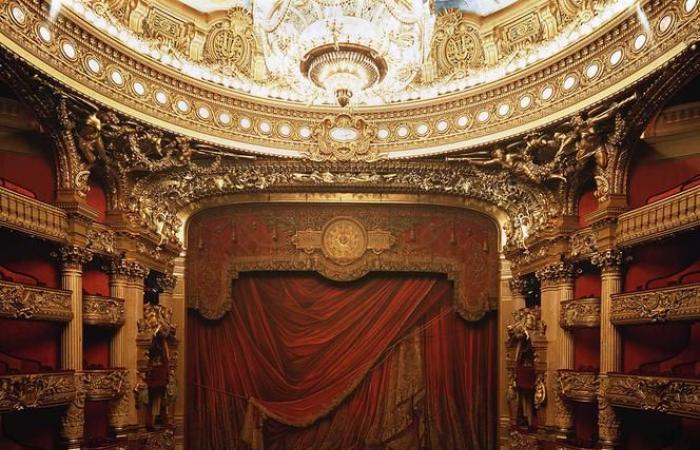 The architectural saga of the Palais Garnier in 160 pages