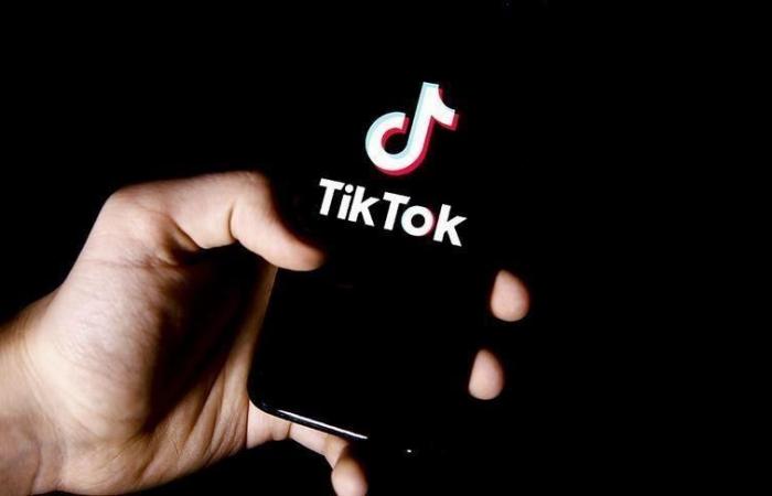 TikTok temporarily unavailable after ban in effect